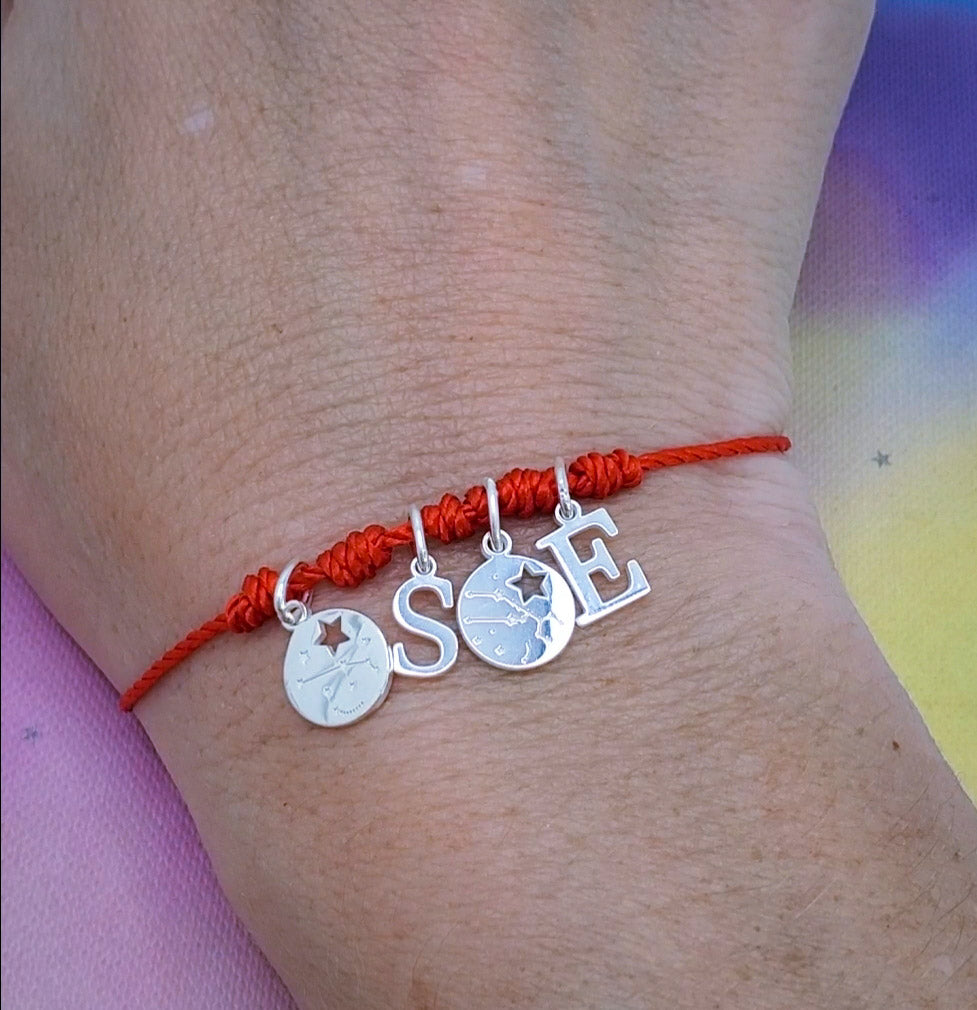 Pulsera dijes hilo rojo