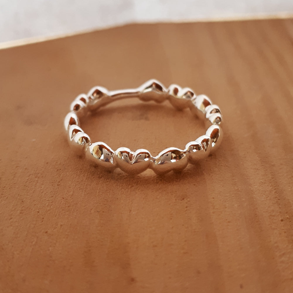 anillo corazones