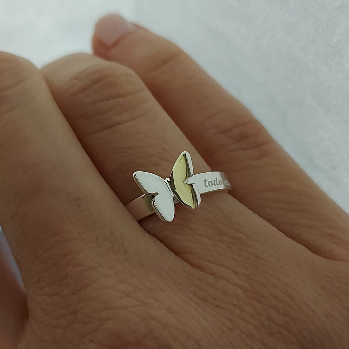 Anillo Mariposa con frase grabada