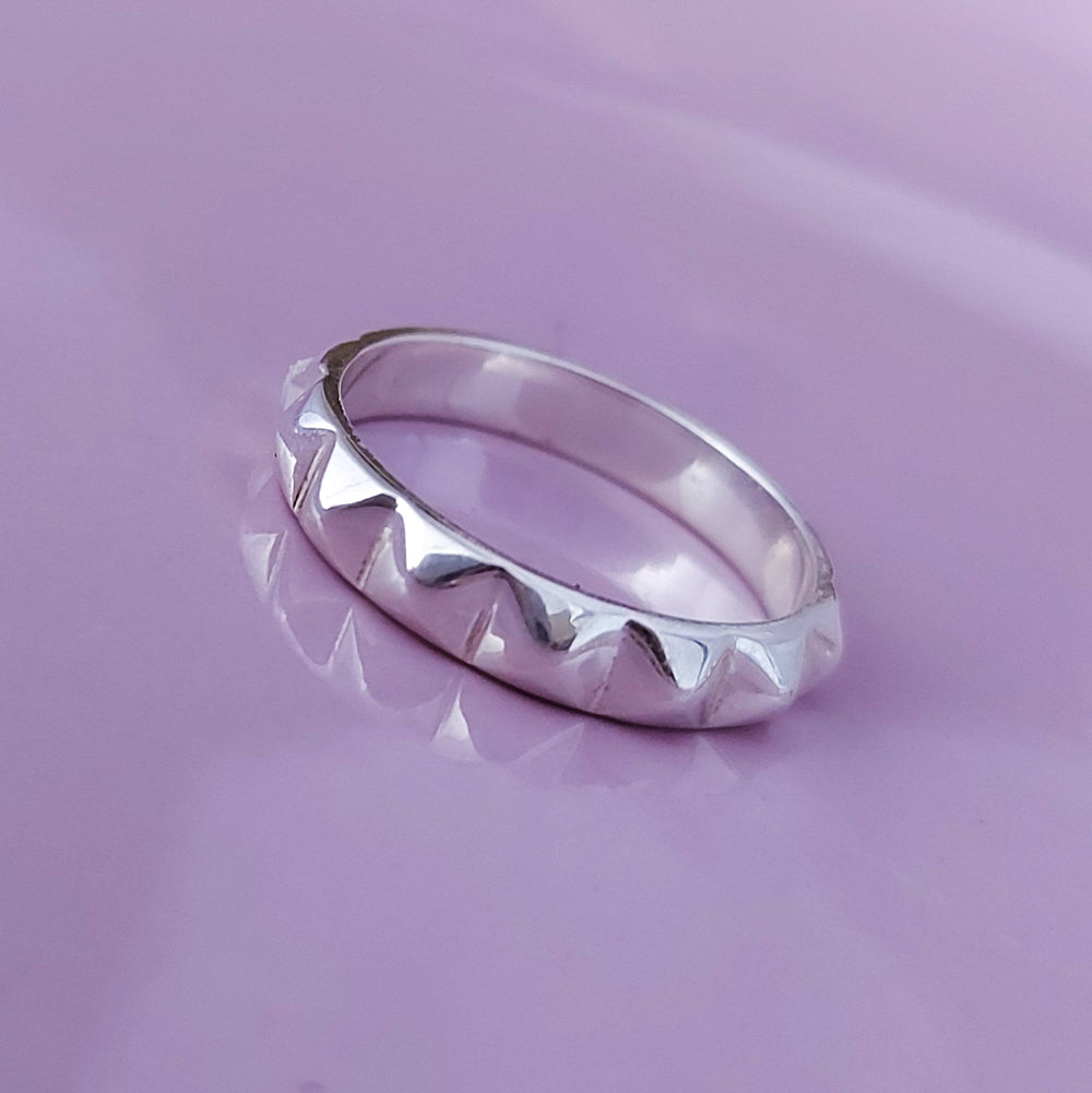 anillo picos estoperoles rockstar