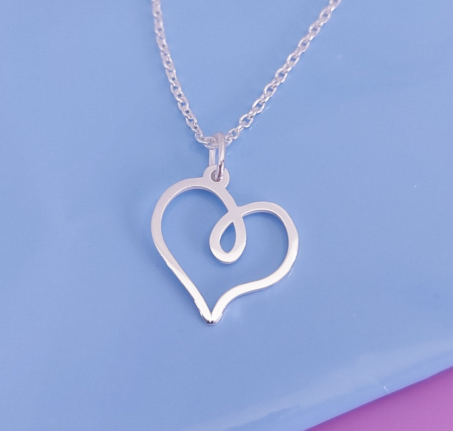 Collar Corazón Silueta