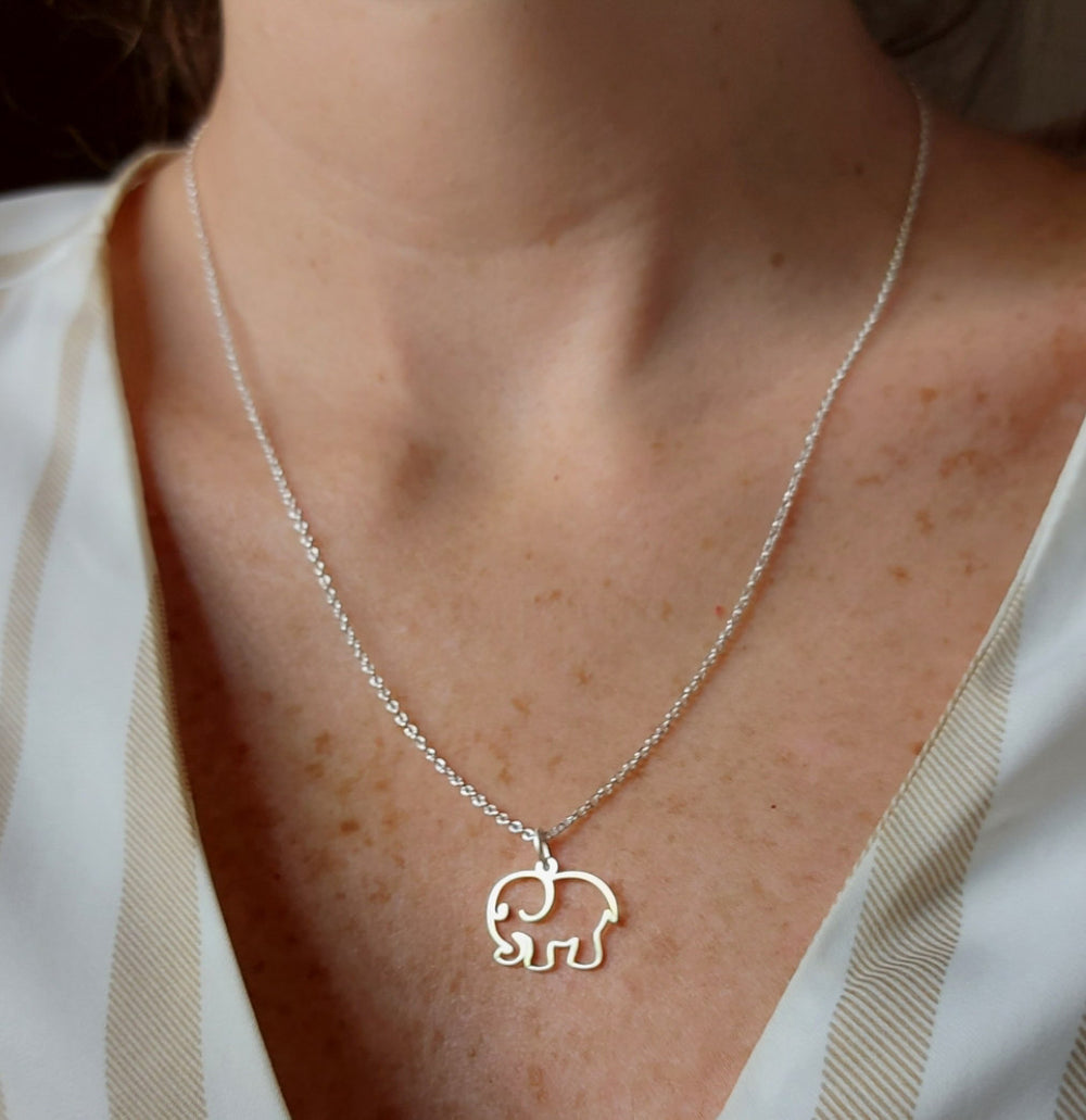 Collar elefante silueta