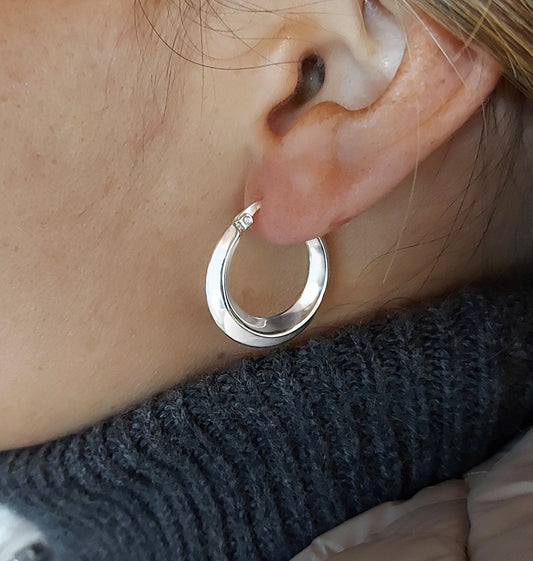 Arracadas lisas con ángulo plata .925