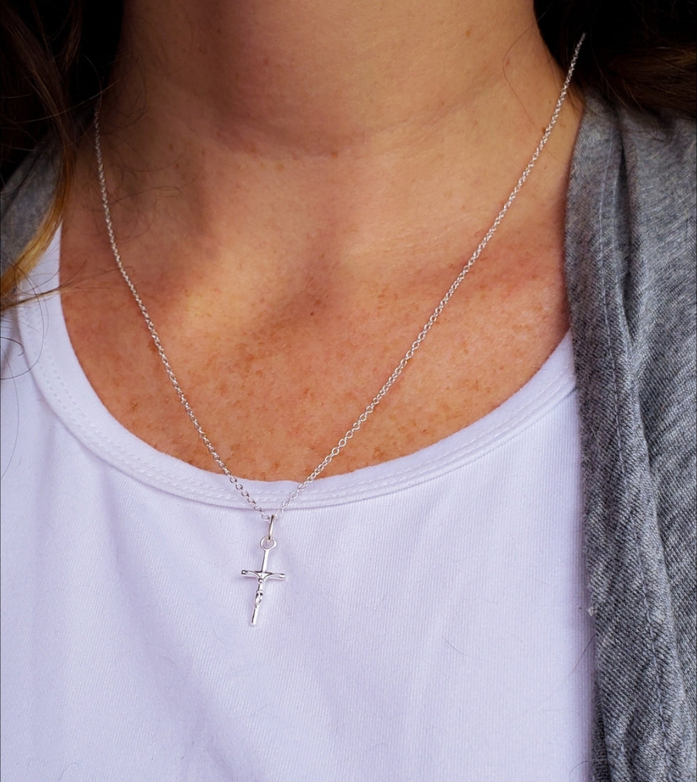 Collar Cruz Cristo Mini