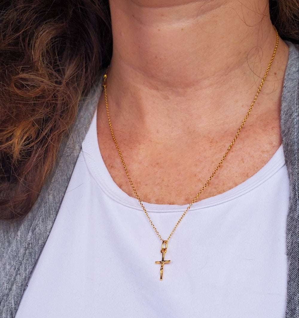 Collar Cruz Cristo Mini