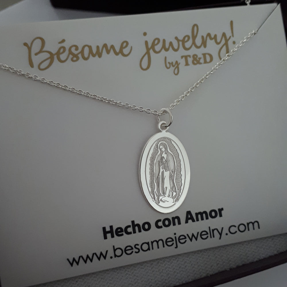 Collar Medalla Virgen grabada