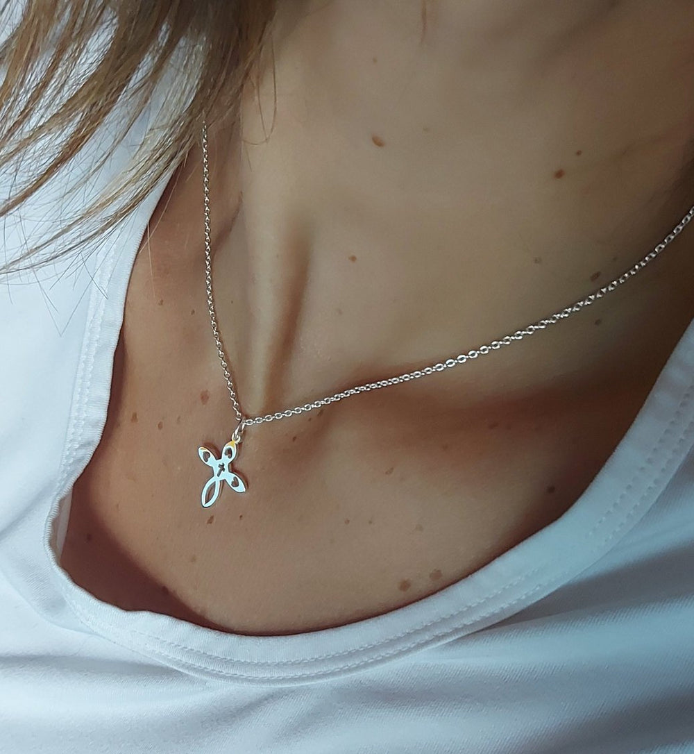 Collar Cruz corazones