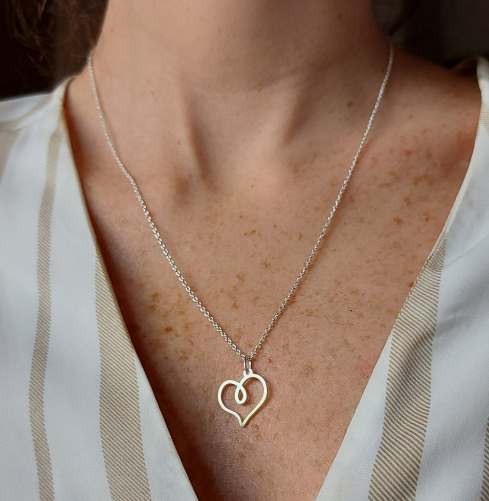Collar Corazón Silueta