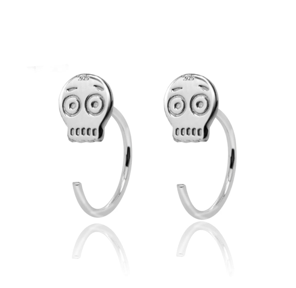 Aretes mini calaveras